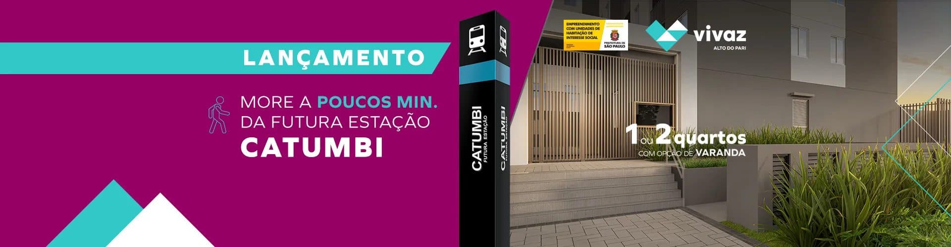 Fachada frontal do empreendimento com portaria, escadaria e vegetação
